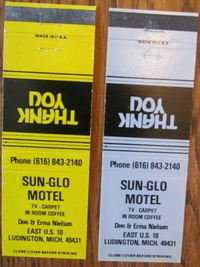 Sun-Glo Motel - Matchbook (newer photo)